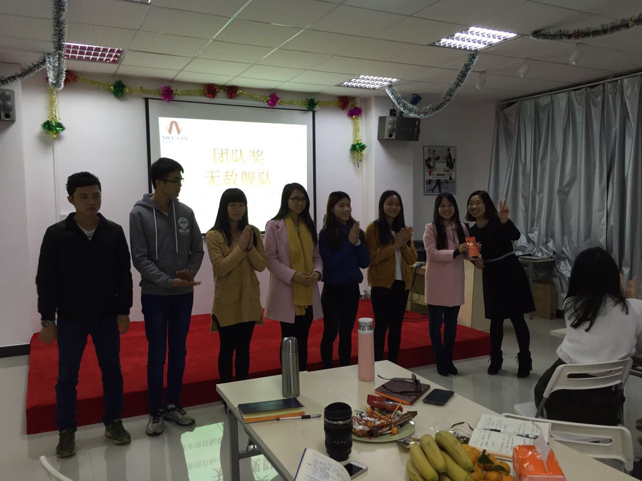 為馬口鐵罐業(yè)務(wù)2月優(yōu)勝團隊頒獎