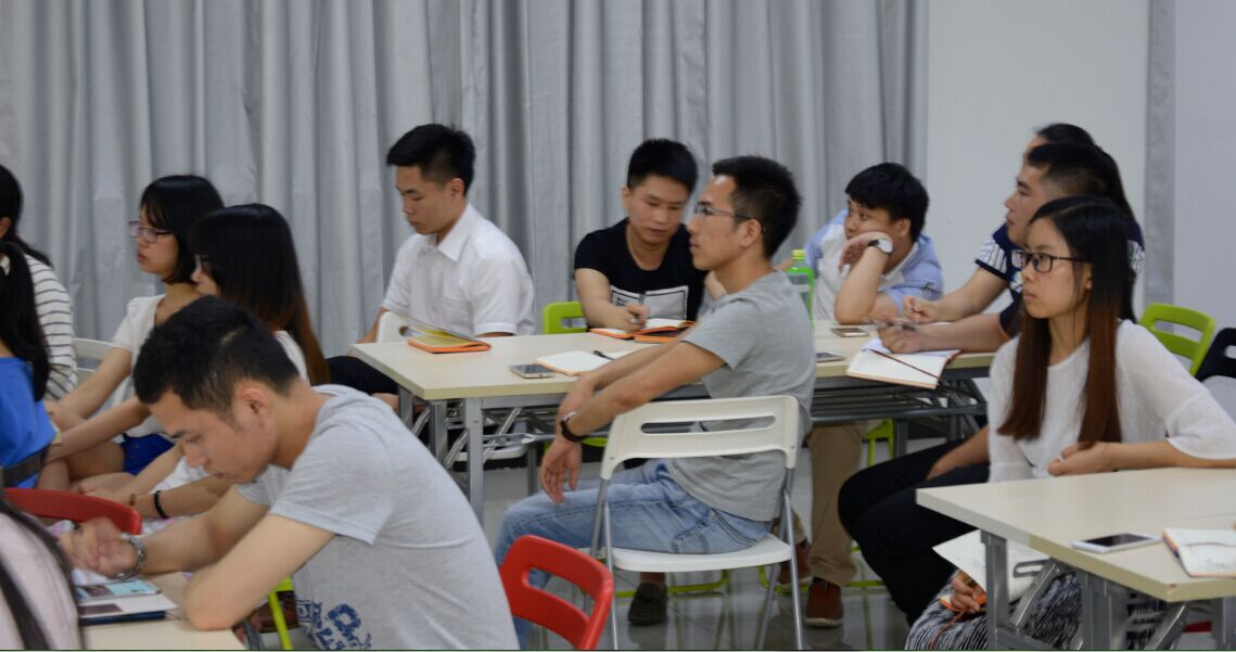 廣州博新制罐廠(chǎng)家4月總結5月啟動(dòng)會(huì )議現場(chǎng)